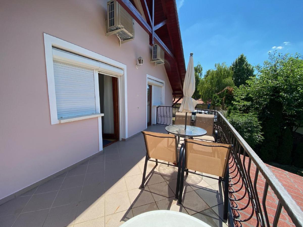 Do-Ti Apartmanház Balatonlelle Exterior foto