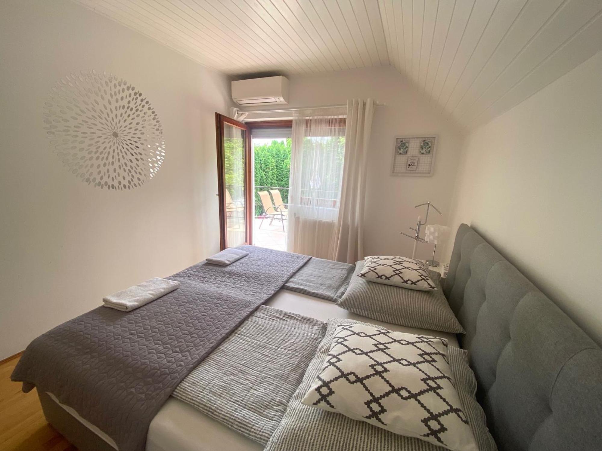 Do-Ti Apartmanház Balatonlelle Exterior foto